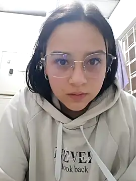 Lauqueen77 online show from March 30, 2026, 10:00 pm