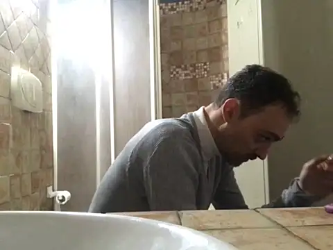 Snapshot of saber910 chatting on April 1, 2026, 8:28 pm saber910 online show from April 1, 2026, 8:28 pm