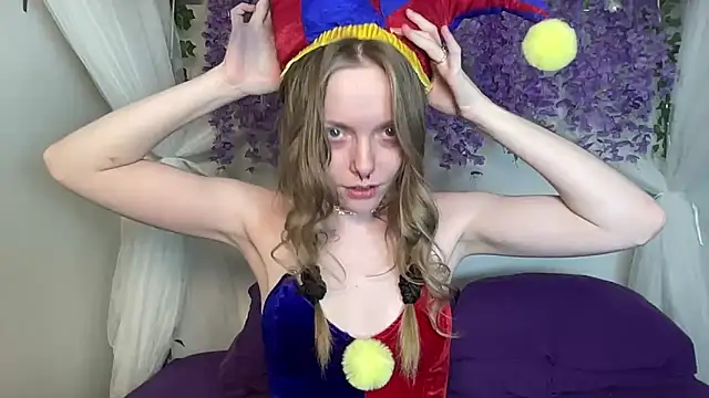 ElfGirlAna online show from May 13, 2026, 2:35 pm