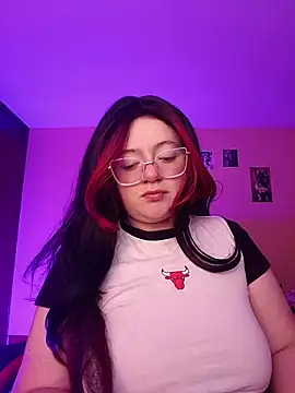 Gigi hart7 online show from May 4, 2026, 2:15 am