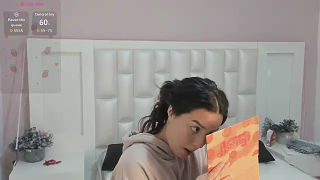 KylieLumi online show from March 28, 2026, 12:06 pm