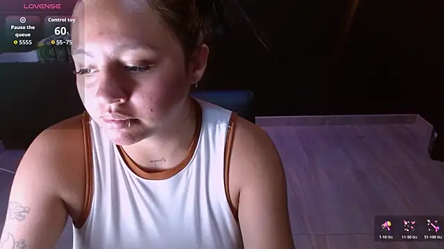 Snapshot of Miley_Clarck chatting on June 1, 2026, 7:46 pm Miley Clarck online show from June 1, 2026, 7:46 pm