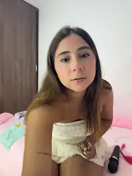 Snapshot of MelodyRey__ chatting on July 10, 2026, 12:54 am MelodyRey online show from July 10, 2026, 12:54 am