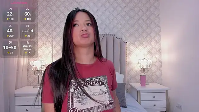 zoejenner  online show from June 18, 2026, 7:41 pm