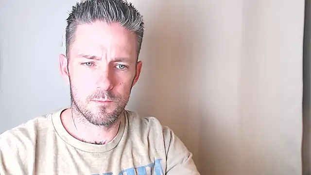 Snapshot of SkylarrGrey chatting on March 26, 2026, 6:22 am SkylarrGrey online show from March 26, 2026, 6:22 am