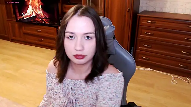 Amina Murrr online show from April 13, 2026, 3:05 pm