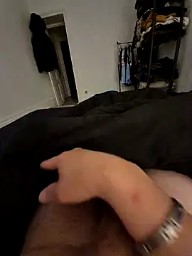 Snapshot of lolo0105 chatting on April 12, 2026, 12:14 am lolo0105 online show from April 12, 2026, 12:14 am