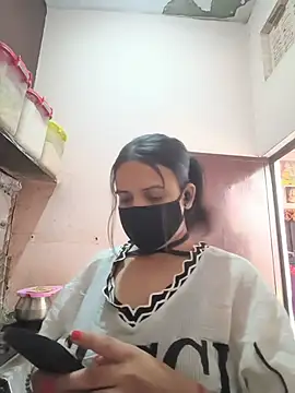 REENA-STRIP online show from May 28, 2026, 9:17 am