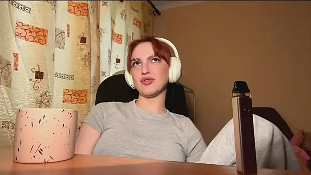 Snapshot of alisaonlyforu chatting on April 4, 2026, 2:56 pm alisaonlyforu online show from April 4, 2026, 2:56 pm