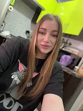 milana millka online show from April 10, 2026, 10:55 am