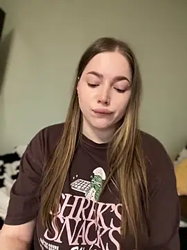 milana millka online show from March 27, 2026, 9:43 am