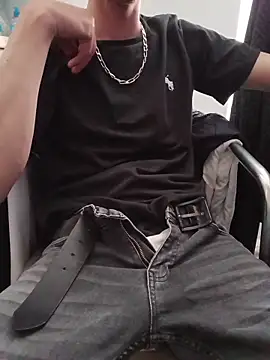 Skinboy06 online show from May 22, 2026, 9:29 am