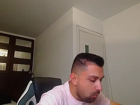 BryceReign online show from May 9, 2026, 4:27 am