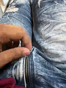 sexy nudecouples143 online show from April 22, 2026, 9:27 am