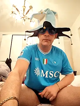 FINCHELABARCAVA online show from April 10, 2026, 1:12 am