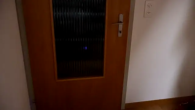 leggingshot1 online show from May 8, 2026, 8:12 pm