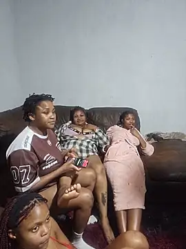 Baeboo83 online show from May 27, 2026, 2:41 am