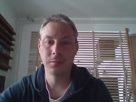 Userandmmm online show from April 13, 2026, 7:01 am