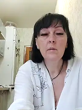 HelgaDennis online show from June 7, 2026, 3:45 am