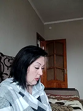 HelgaDennis online show from March 22, 2026, 7:10 am