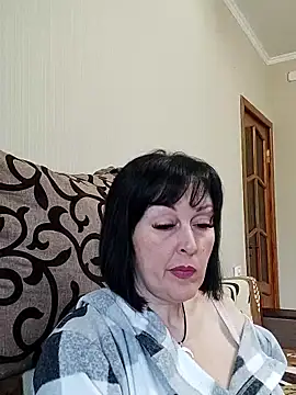 HelgaDennis online show from May 12, 2026, 4:42 am