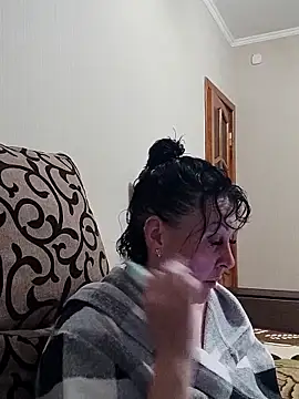 HelgaDennis online show from May 8, 2026, 8:56 pm