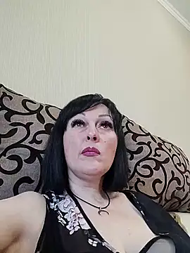 HelgaDennis online show from June 6, 2026, 9:36 am