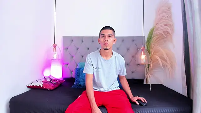 your d0ll1 online show from June 10, 2026, 3:02 pm