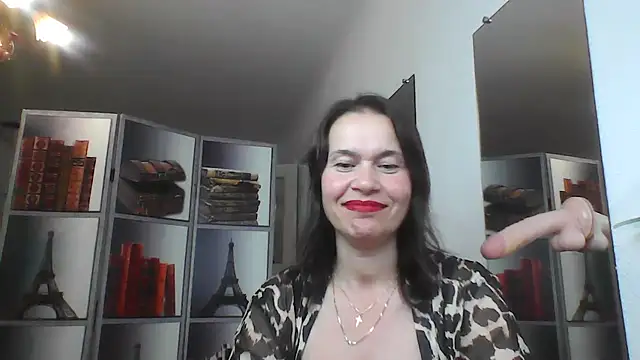 Selena Moo online show from July 28, 2026, 7:39 pm