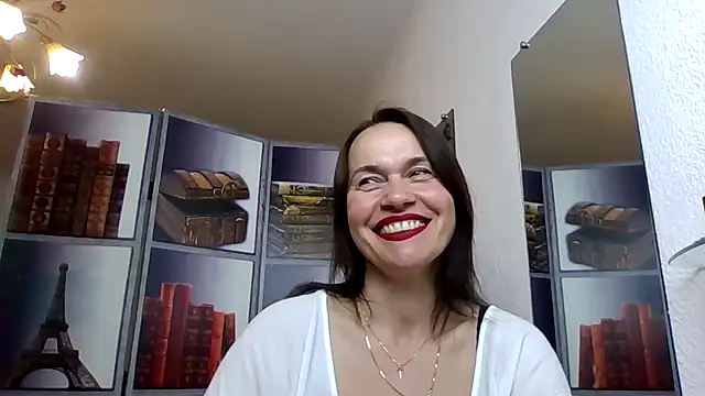 Selena Moo online show from May 9, 2026, 9:01 am