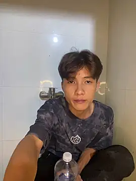 Snapshot of Nguyencuong1999 chatting on June 3, 2026, 3:28 pm Nguyencuong1999 online show from June 3, 2026, 3:28 pm