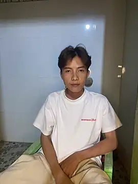 Snapshot of Nguyencuong1999 chatting on June 14, 2026, 5:25 pm Nguyencuong1999 online show from June 14, 2026, 5:25 pm