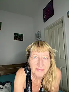 MatureKim online show from June 17, 2026, 7:24 pm