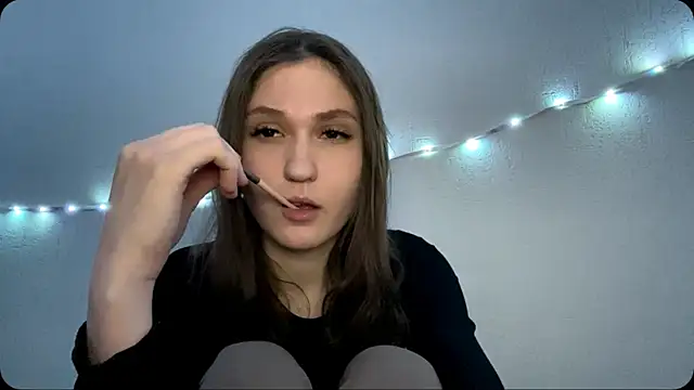 Juliajuicecam online show from April 20, 2026, 5:36 pm