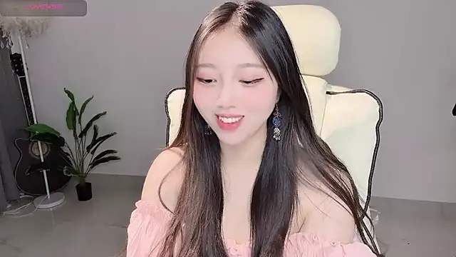 Yukiy8877 online show from May 9, 2026, 11:24 am