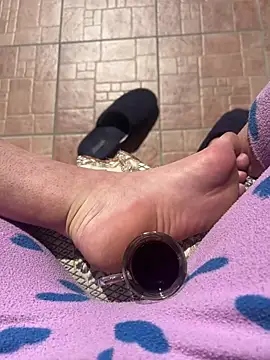 Snapshot of Misss_19 chatting on April 7, 2026, 10:17 am Misss 19 online show from April 7, 2026, 10:17 am