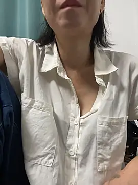 lilysister66 online show from July 9, 2026, 5:12 pm