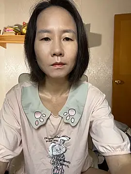 lilysister66 online show from July 2, 2026, 1:28 pm