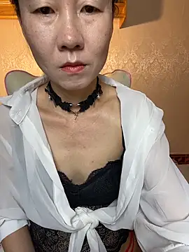 Snapshot of lilysister66 chatting on April 24, 2026, 2:41 pm lilysister66 online show from April 24, 2026, 2:41 pm