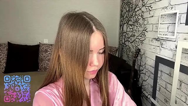 ElmiraDabato online show from June 14, 2026, 5:52 am