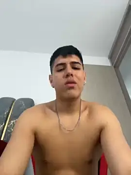 Snapshot of Angel_khouri_ chatting on April 16, 2026, 9:39 pm Angel khouri online show from April 16, 2026, 9:39 pm