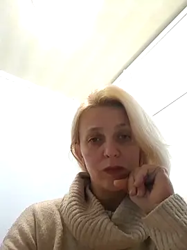 MiaLove183 online show from April 7, 2026, 1:24 pm