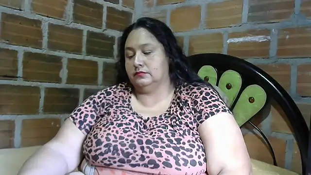 tistmature-69 online show from April 28, 2026, 1:04 pm