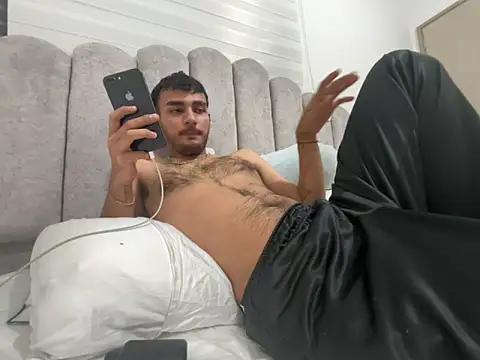 Snapshot of Velvet_man chatting on March 27, 2026, 2:09 am Velvet man online show from March 27, 2026, 2:09 am