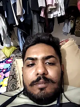 roselover2222 online show from April 30, 2026, 4:52 am