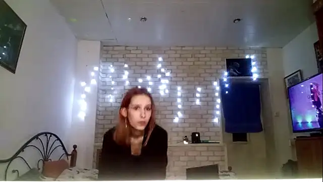 SirenFrost online show from May 9, 2026, 4:21 pm