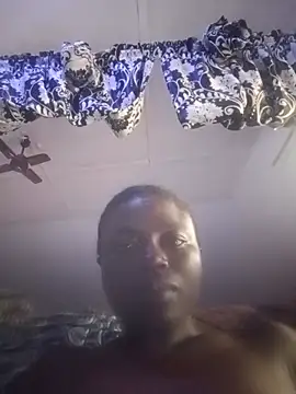 Bobqeen1 online show from July 15, 2026, 11:06 am