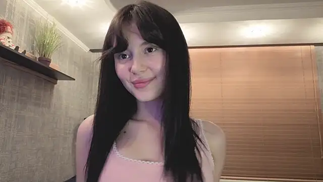 SweetieWink online show from April 19, 2026, 10:12 pm