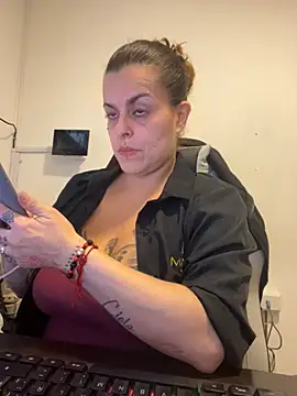 MiaHotboobs online show from May 30, 2026, 7:15 am