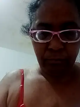 Snapshot of sexymomsn chatting on June 22, 2026, 11:18 am sexymomsn online show from June 22, 2026, 11:18 am